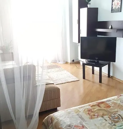On Nezavisimosti 53 *
